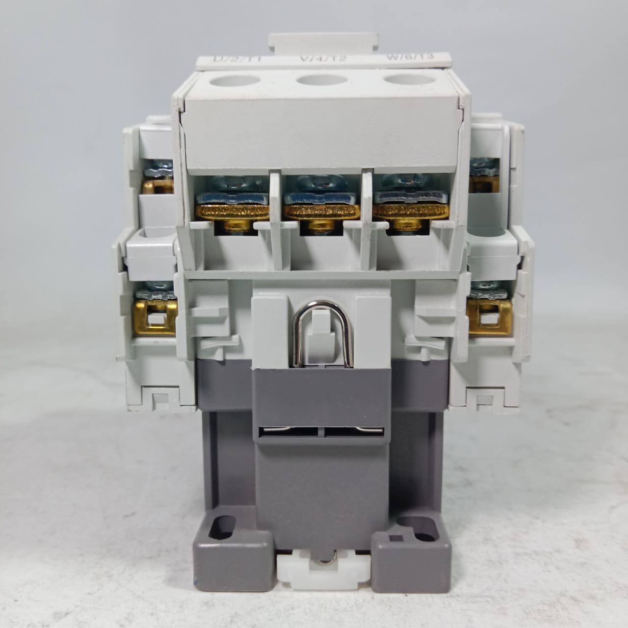 LS GMC-40 3-Pole MAGNETIC CONTACTOR in Pakistan