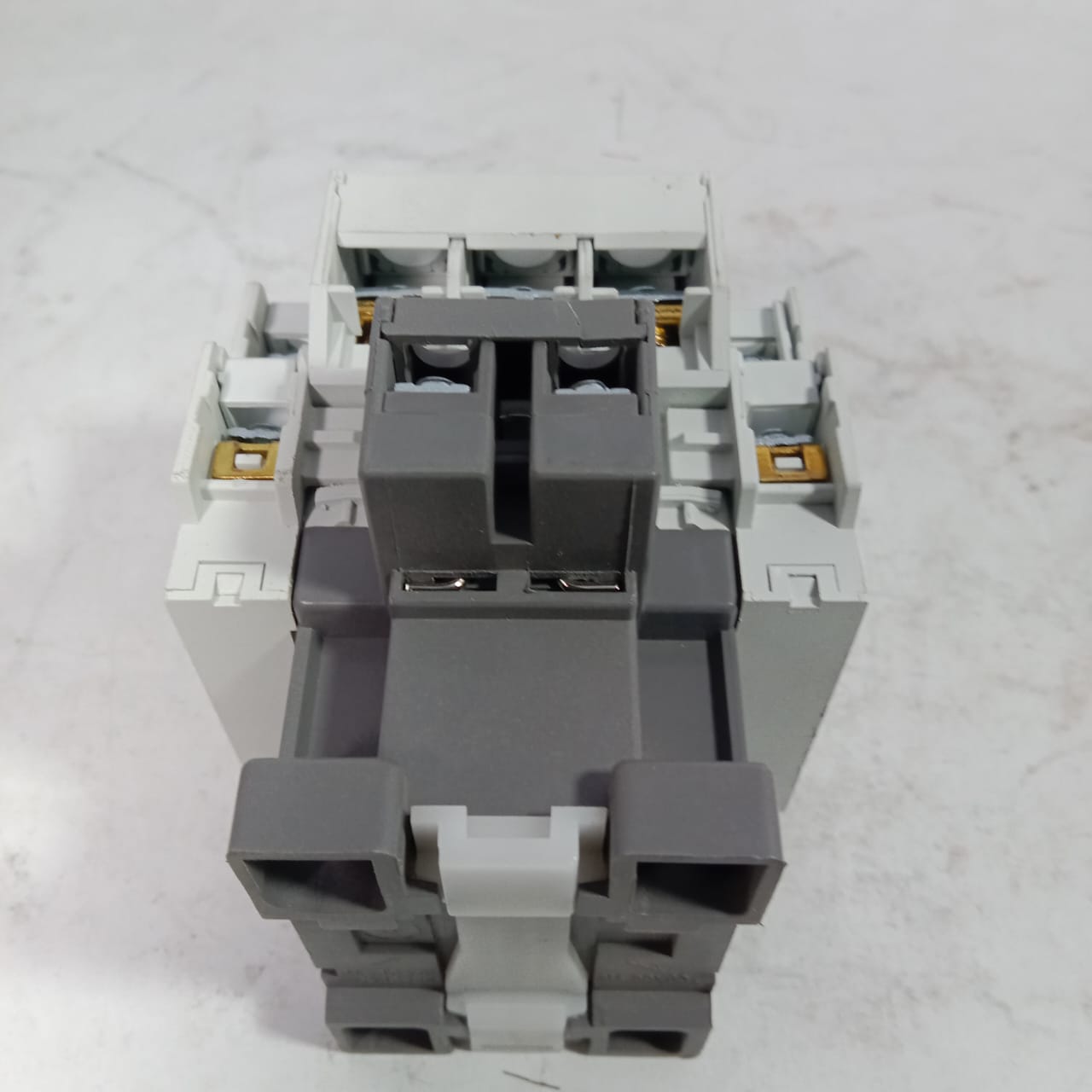 LS GMC-40 3-Pole MAGNETIC CONTACTOR in Pakistan