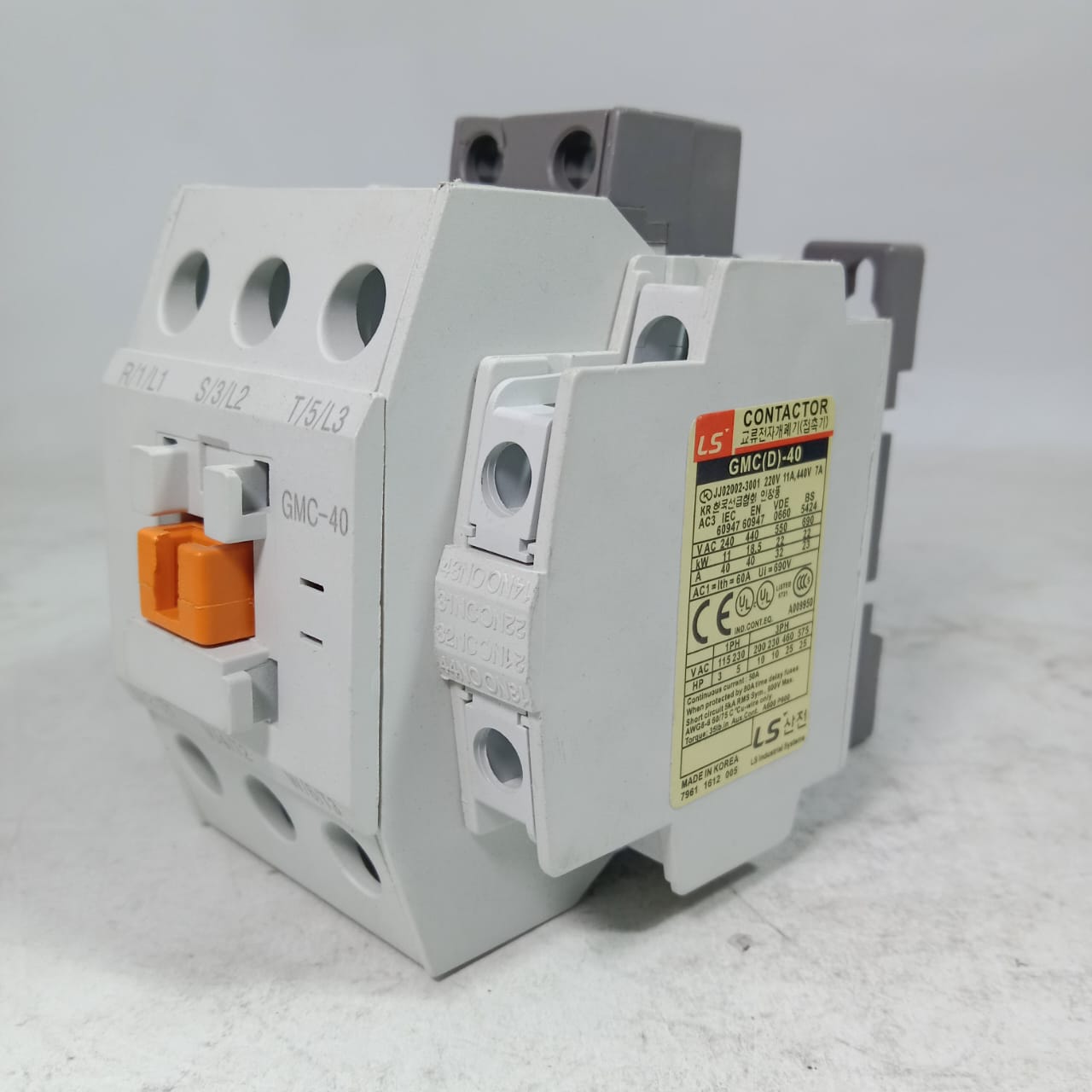 LS GMC-40 3-Pole MAGNETIC CONTACTOR in Pakistan