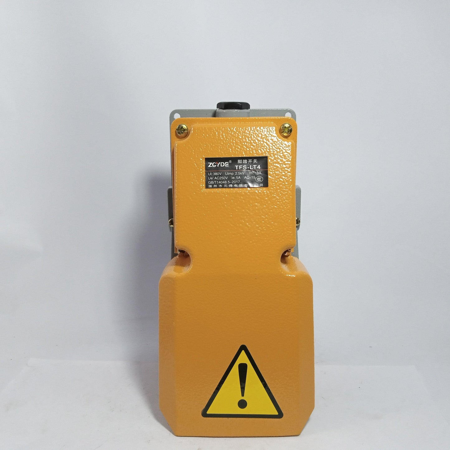 LT4 Foot Switch Aluminum Case Foot Switch for Machine Tool Control Silver Contact in Pakistan - industryparts.pk