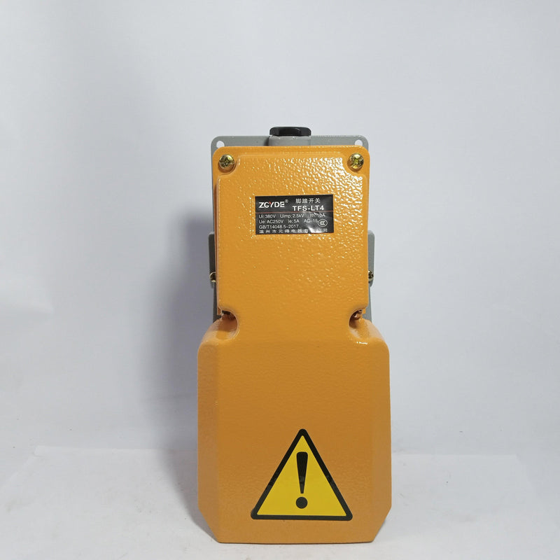 LT4 Foot Switch Aluminum Case Foot Switch for Machine Tool Control Silver Contact in Pakistan - industryparts.pk