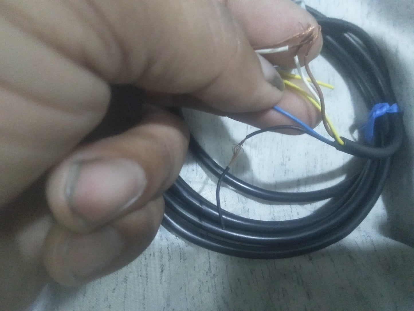 Electronic Detection Mechanism for Better Stability in Non-contact Door Switch Operation lotted - industryparts.pk