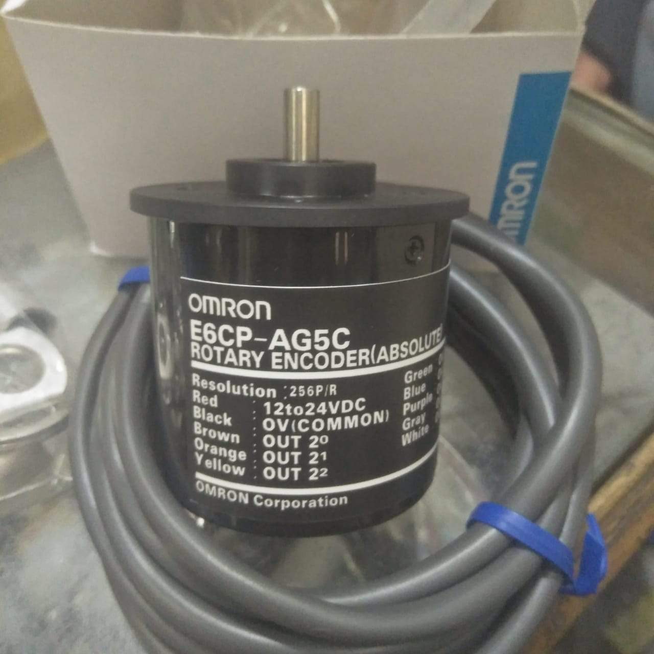 Absolute Omron Encoder E6CP-AG5C 256PPR Omron Rotary Encoder, 12-24 VDC in Pakistan - industryparts.pk
