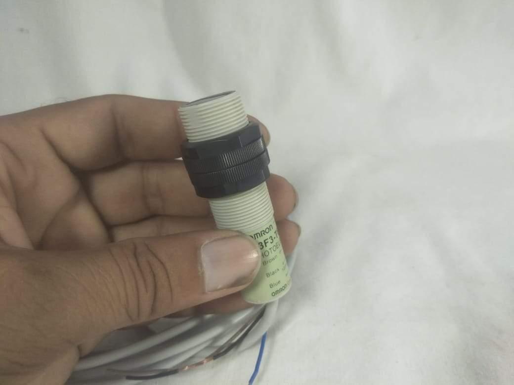 Omron Photoelectric Switch E3F3-t61-L in Pakistan - industryparts.pk