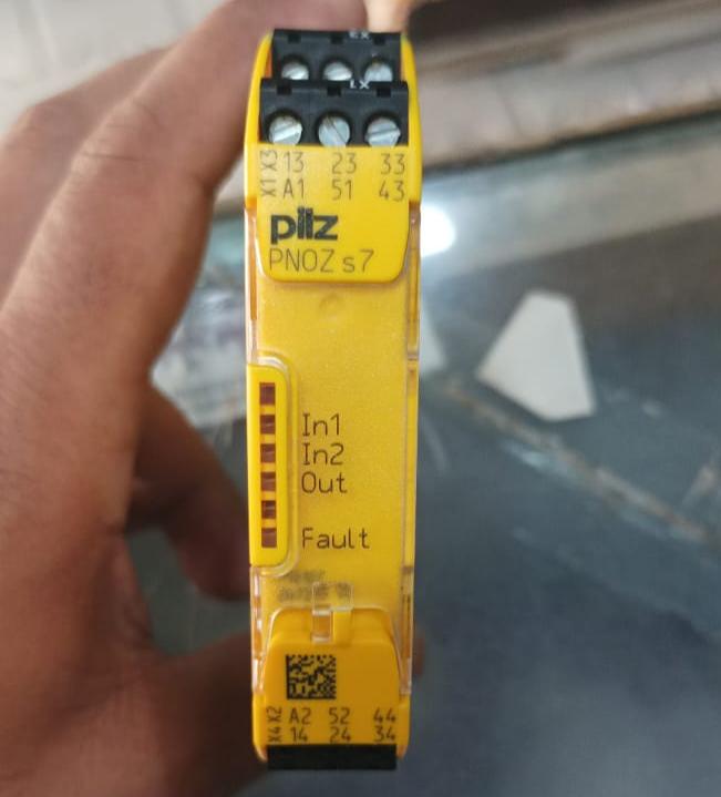 Pilz PNOZ s7 24V dc Safety Relay in Pakistan