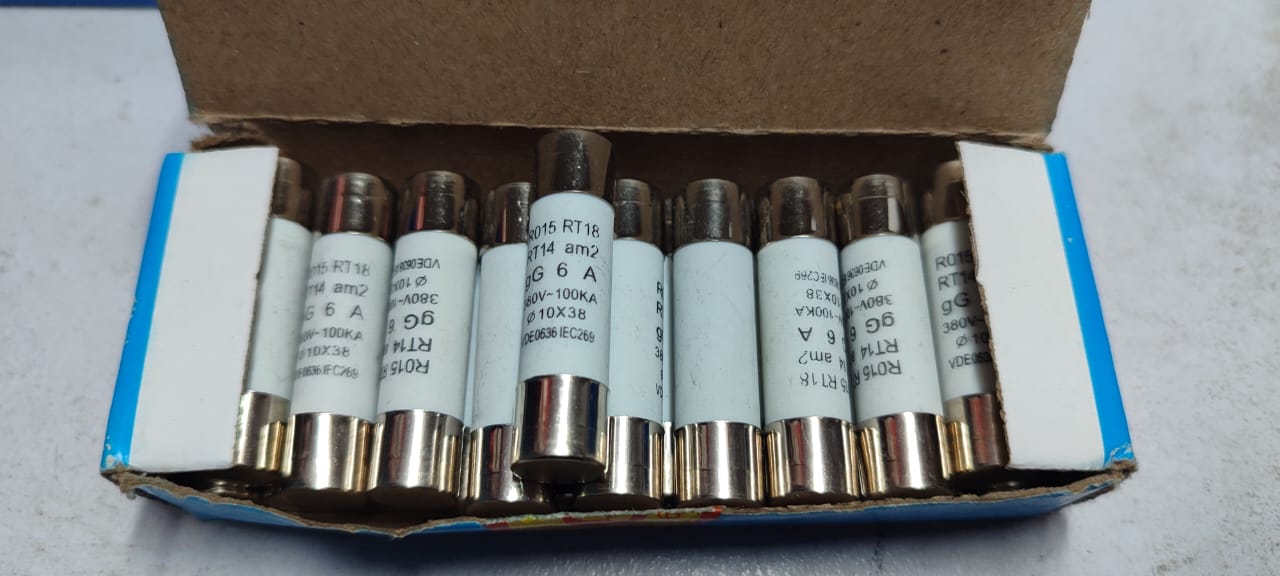 Rt18-32x AC 380v 32a 1 Pole 10x38mm DIN Rail Mount Fuse Holder Base