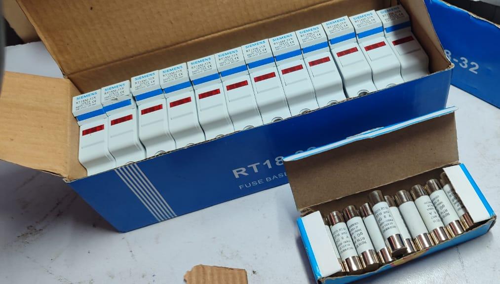 Rt18-32x AC 380v 32a 1 Pole 10x38mm DIN Rail Mount Fuse Holder Base