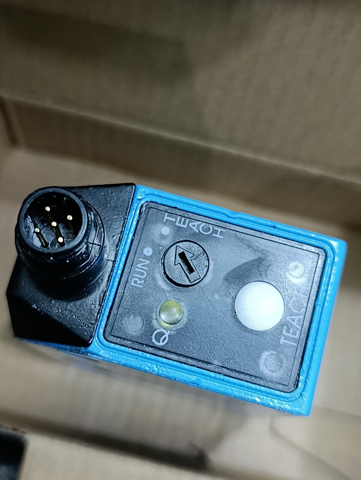 SICK KT5W-2N1116 1 018 045 Color Code Sensor in Pakistan