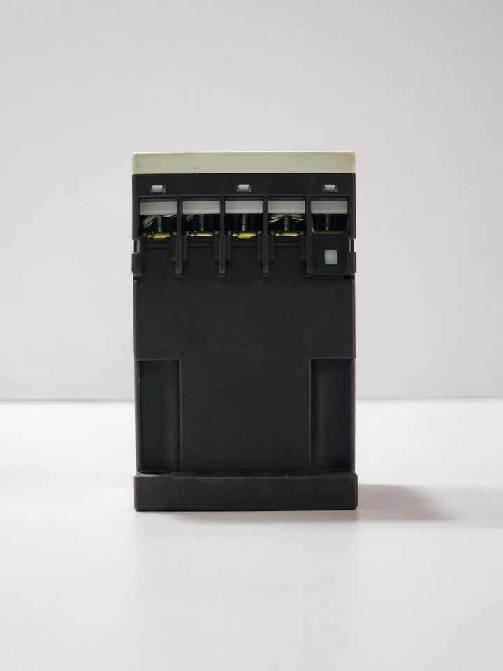 SIEMENS 3RH1140-1BF40 Contact Relay in Pakistan