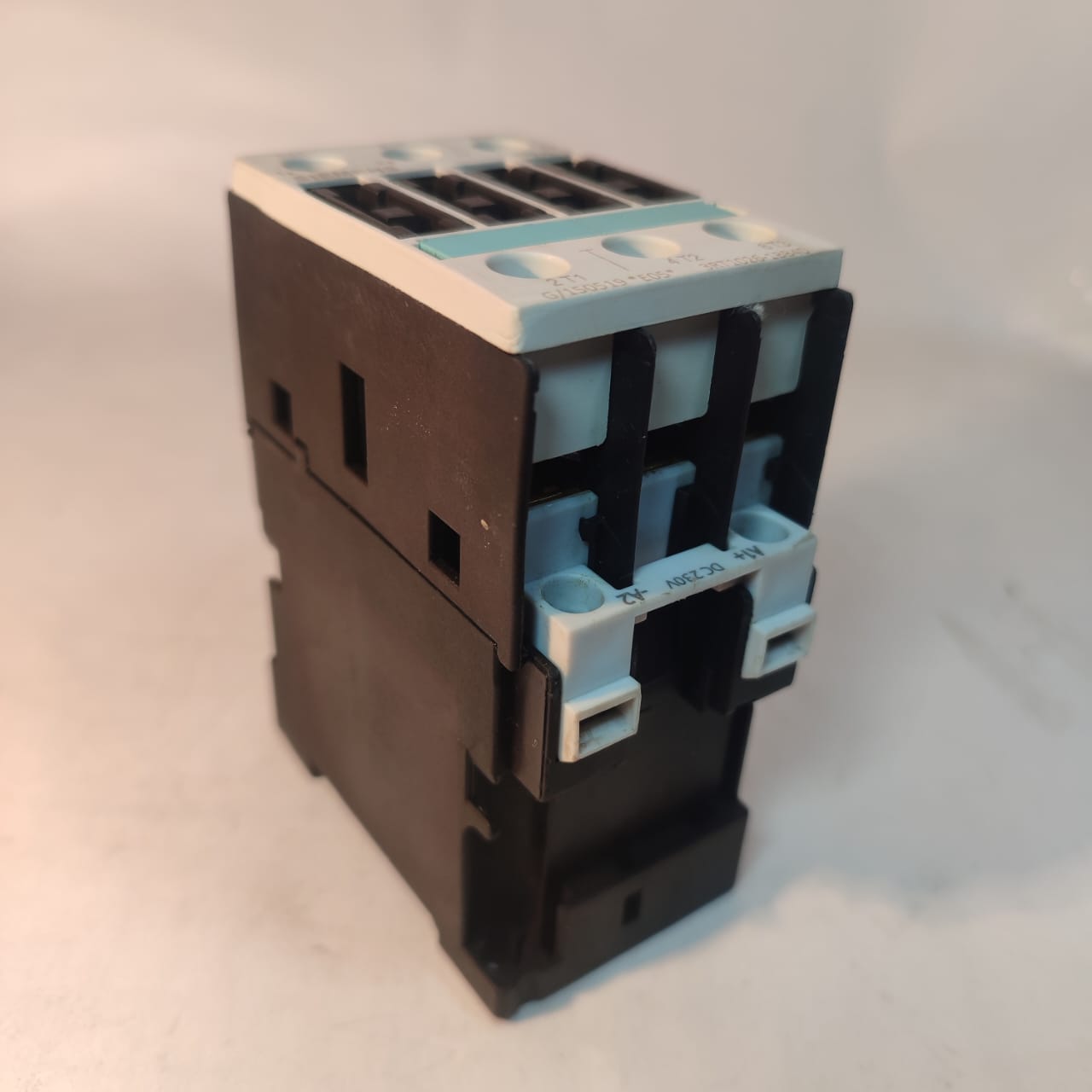 SIEMENS 3RT1026-1BB40 Power Contactor in Pakistan