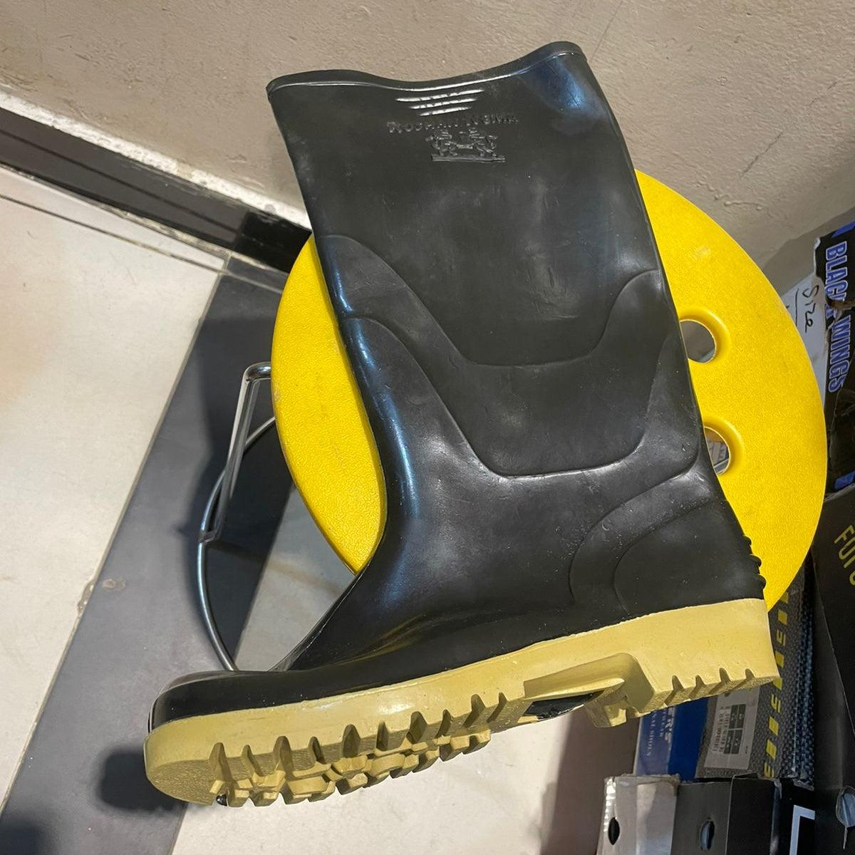 Safety Rain Boots Best Quality in Pakistan - industryparts.pk