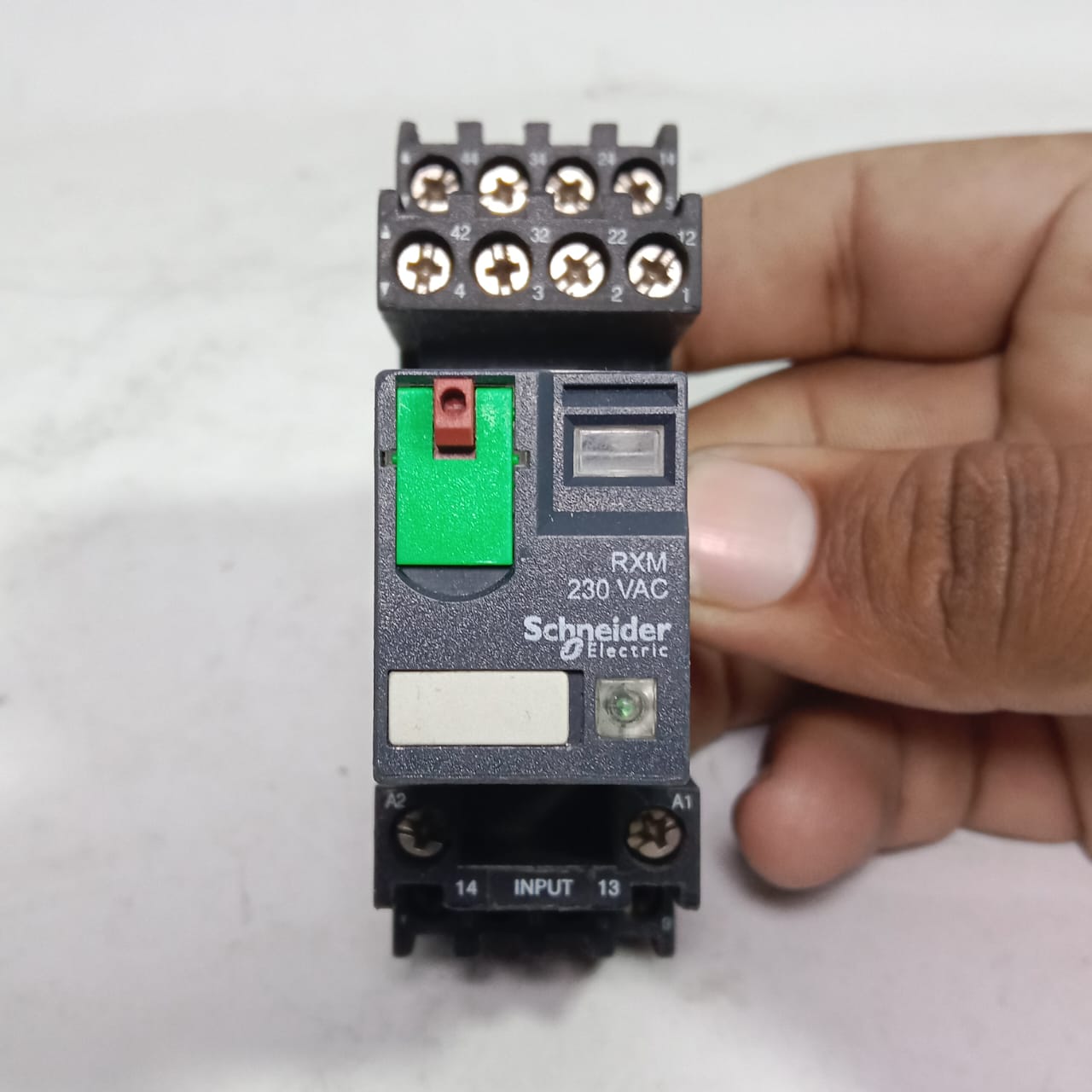 Schneider RXM4AB2 Miniature Relay with Telemecanique RXZE2M114M socket in Pakistan
