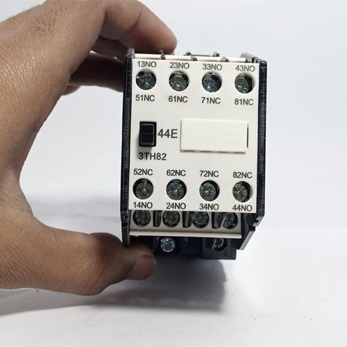 Siemens contactor relay 3TH82 - industryparts.pk