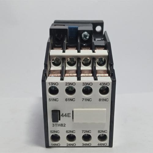 Siemens contactor relay 3TH82 - industryparts.pk