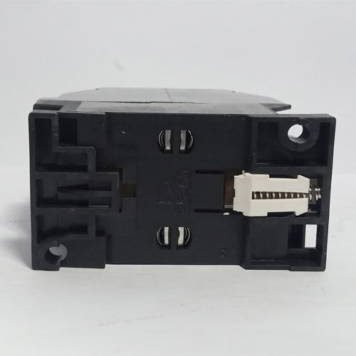 Siemens contactor relay 3TH82 - industryparts.pk