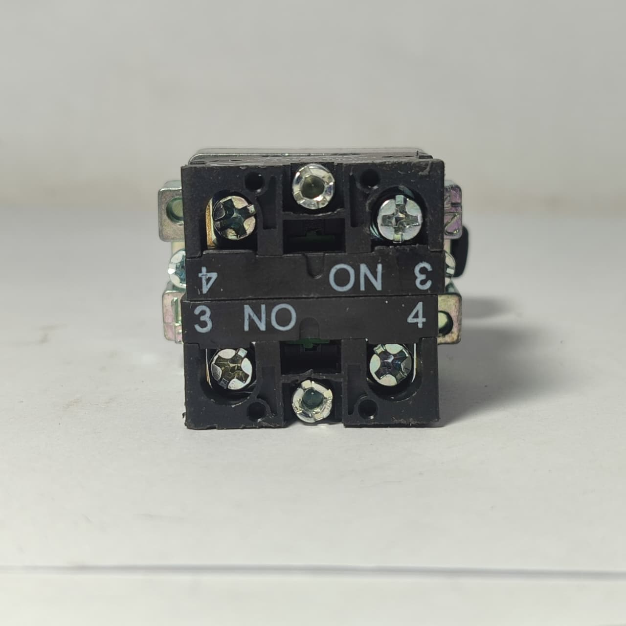 TENSE XB2-BJ53 Selector Switch in Pakistan