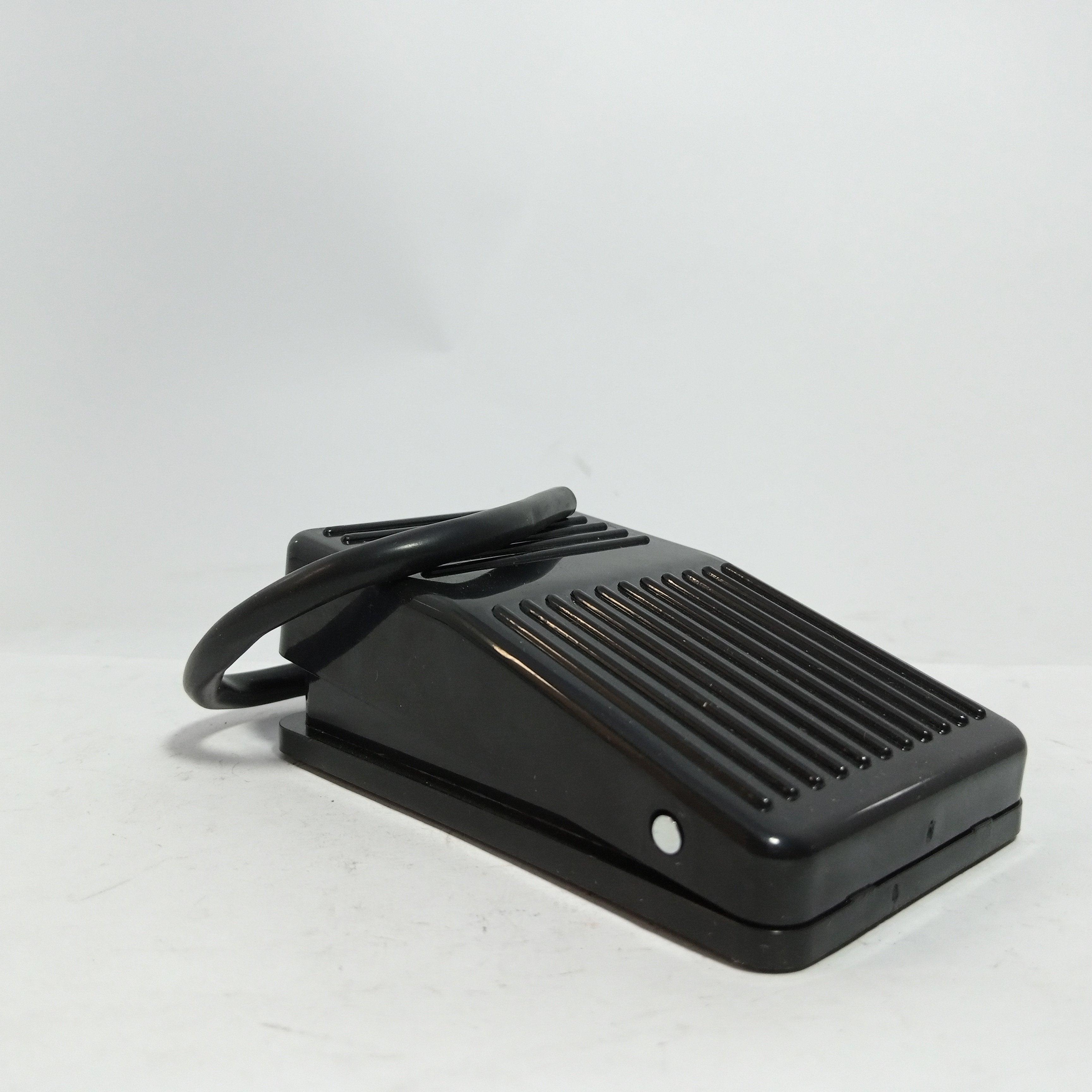 TFS-01 FS-1 Black Plastic Footswitch Quality Assurance in Pakistan - industryparts.pk