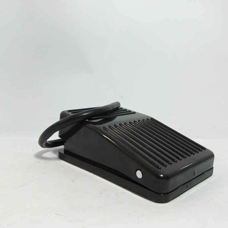 TFS-01 FS-1 Black Plastic Footswitch Quality Assurance in Pakistan - industryparts.pk