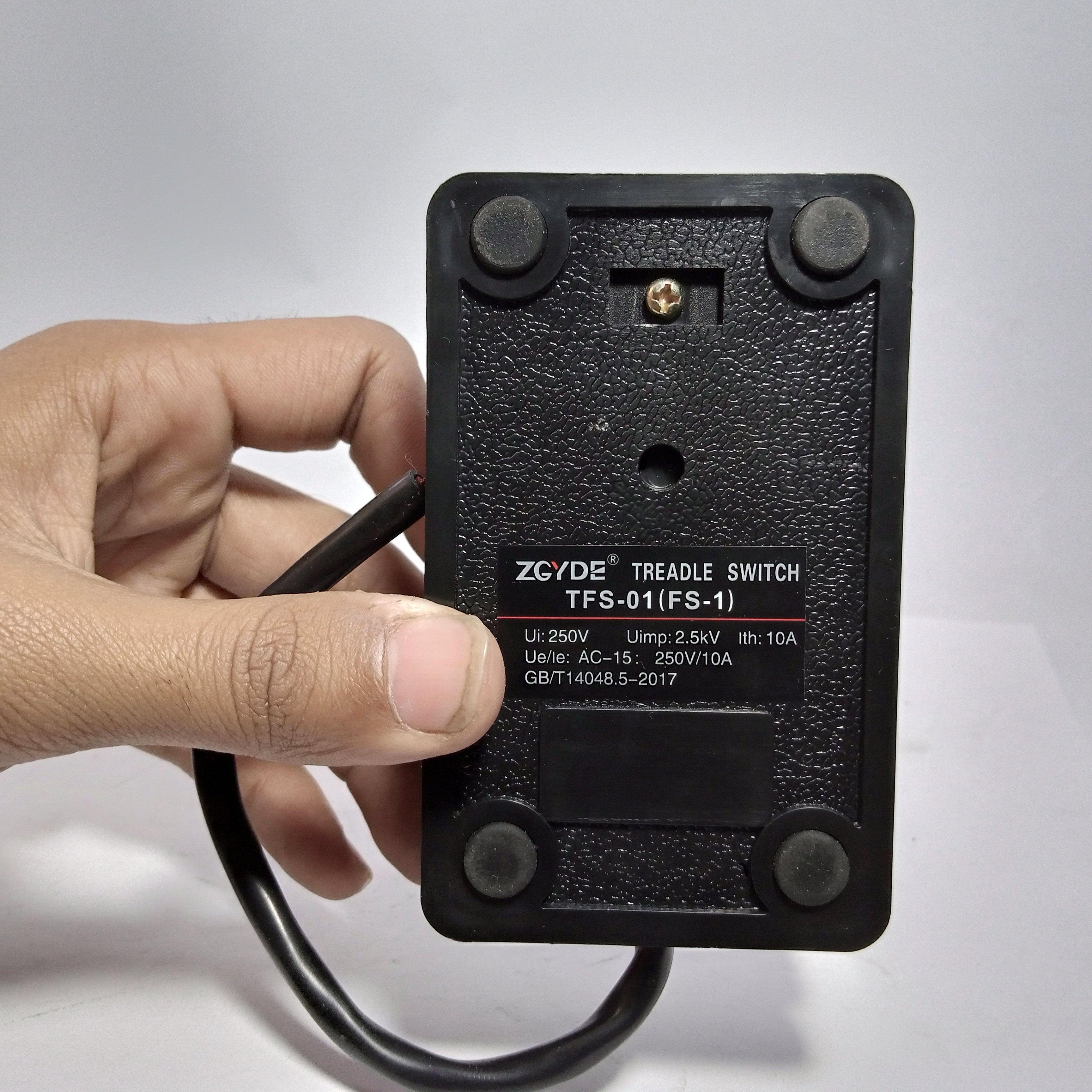 TFS-01 FS-1 Black Plastic Footswitch Quality Assurance in Pakistan - industryparts.pk
