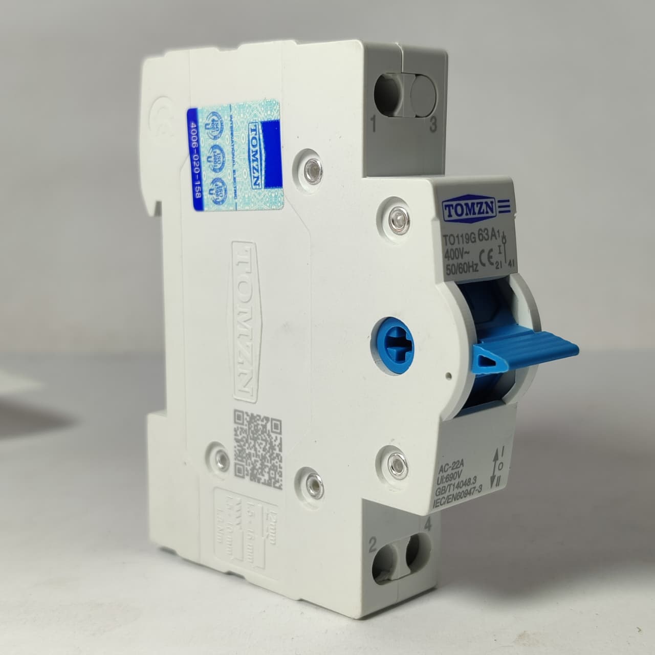 TOMZN 63A MTS Dual Power Manual Transfer Isolating Switch in Pakistan
