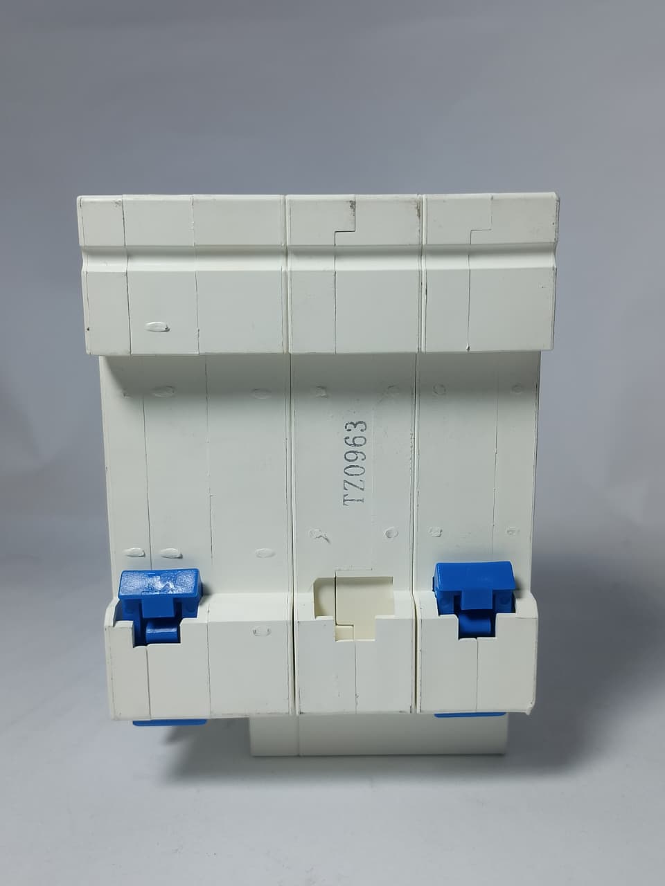 TOMZN  DZ47LE-63 Main switch Residual current circuit breaker with surge protector in Pakistan