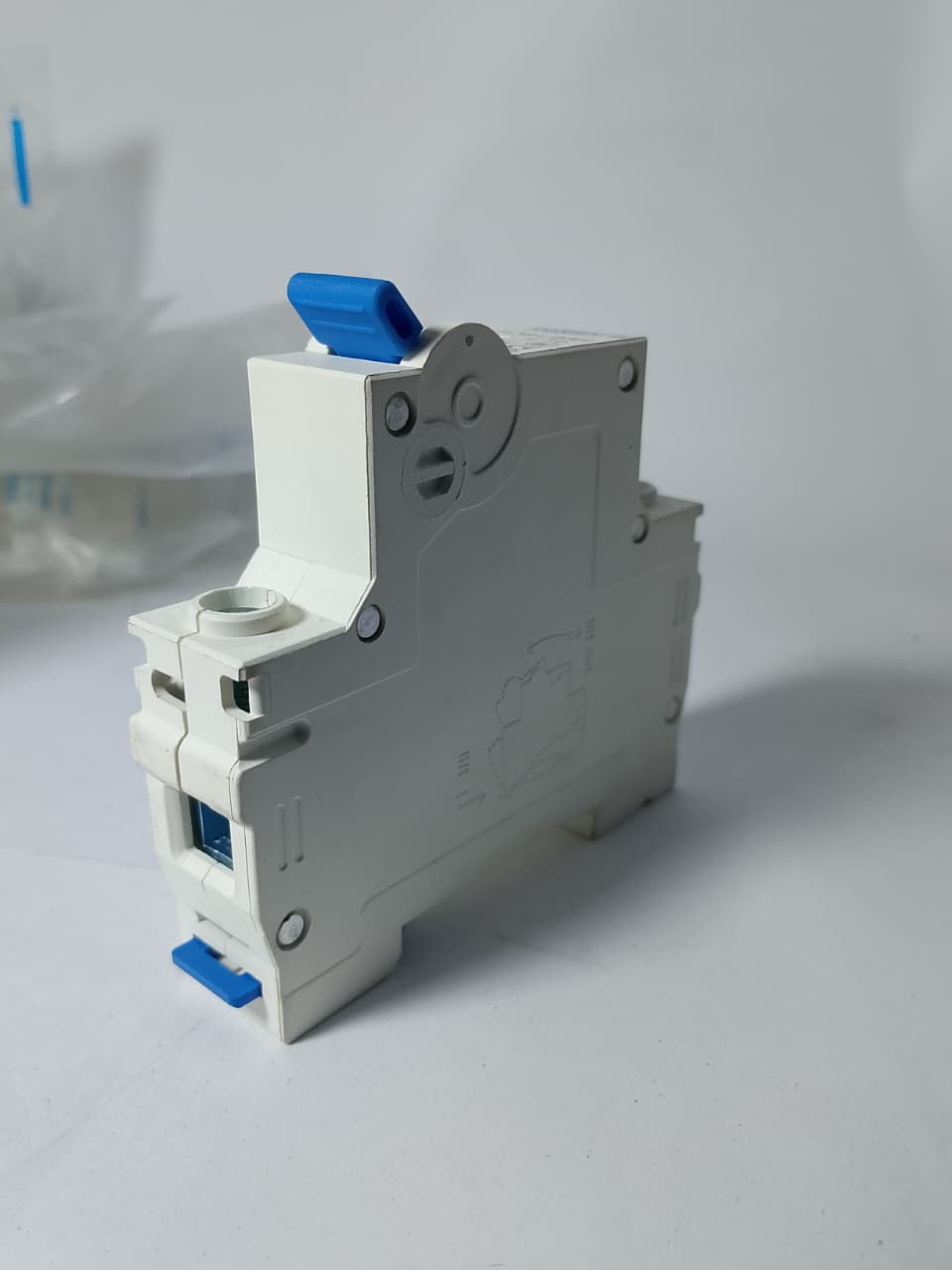 TOMZN TOB1-63H AC MCB Mini Circuit Breaker in Pakistan