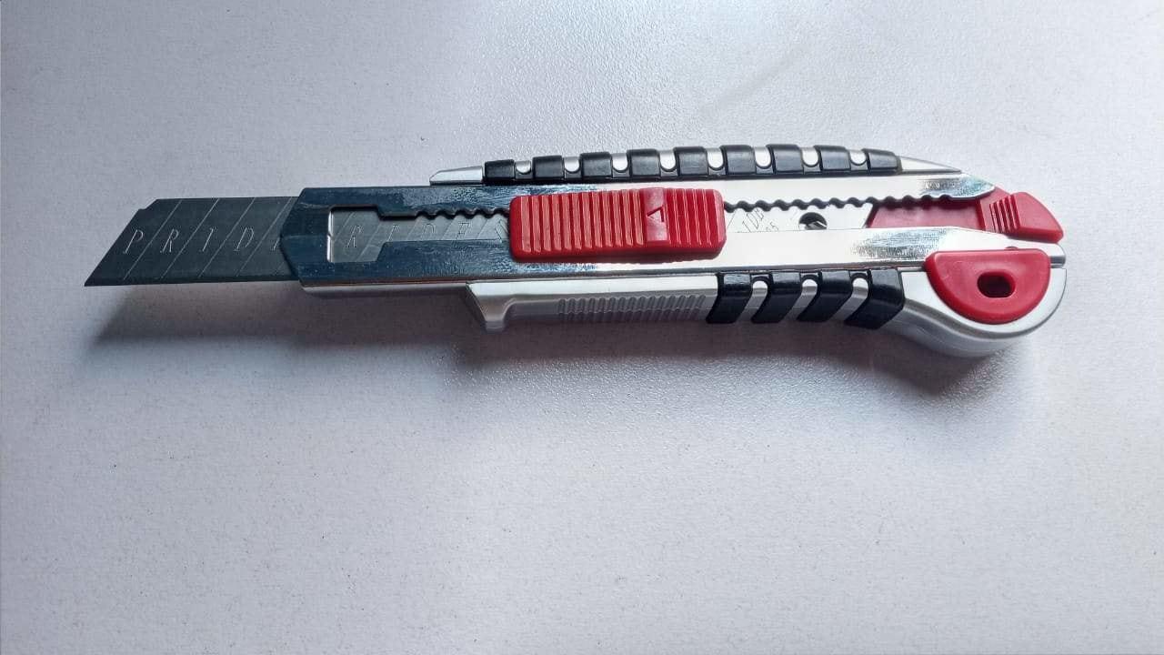 Utility Knife Cutter With Auto Lock - industryparts.pk