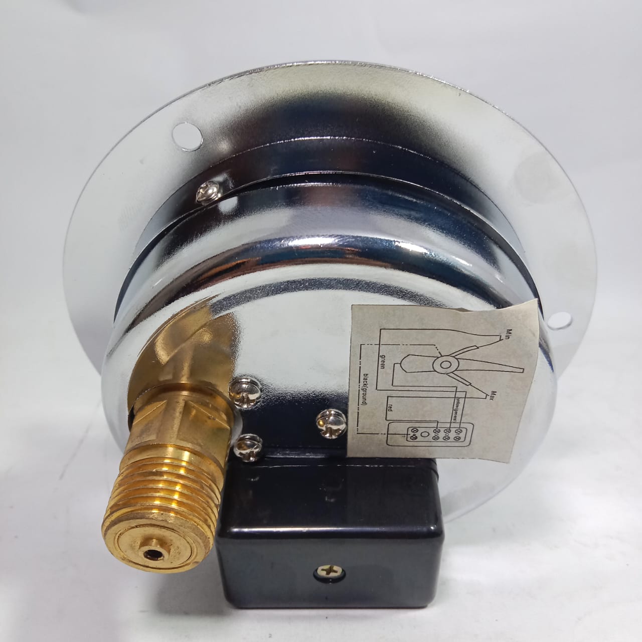 WIKA Shock-Resistant Electric Contact Pressure Gauge in Pakistan