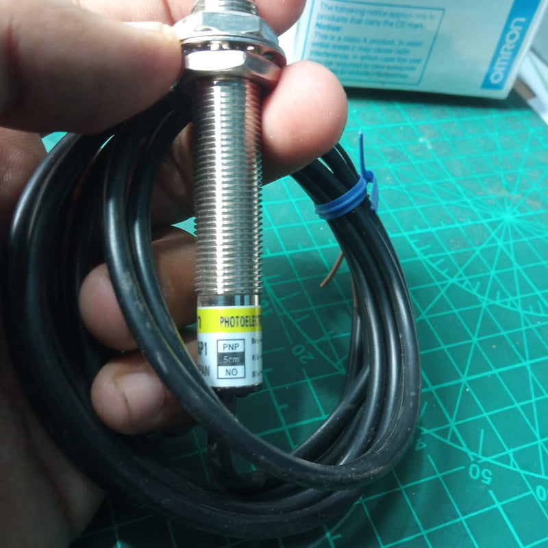 OMRON E3F-DS5P1 Photo Electric Sensor in Pakistan