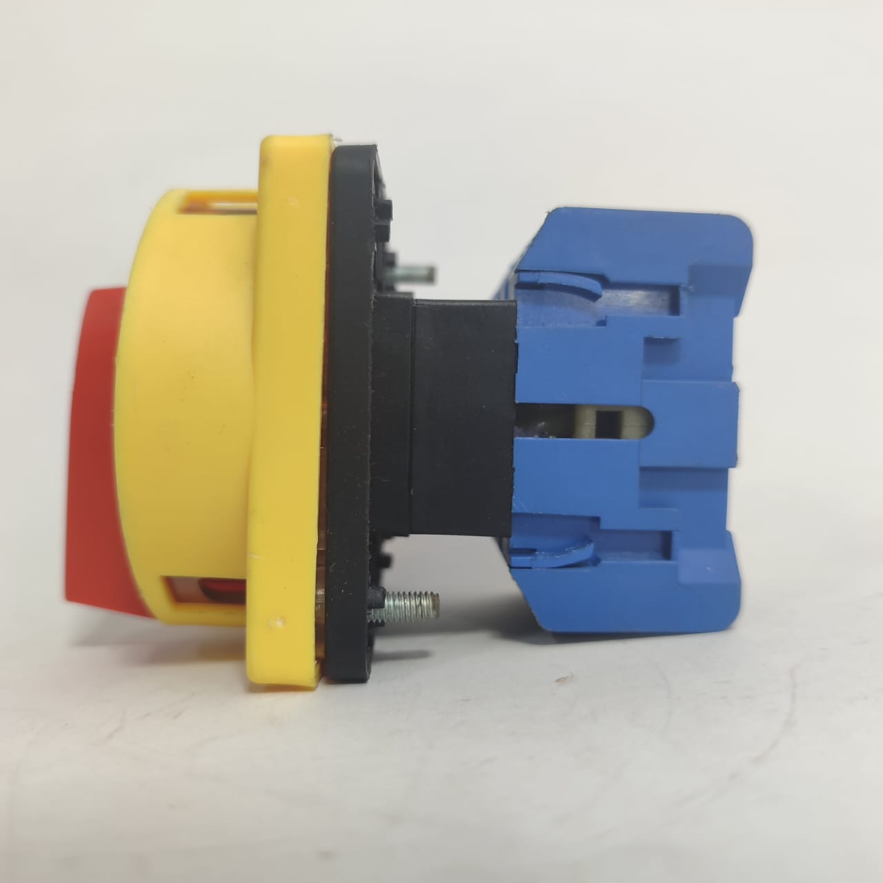 CHSO.M 3-Pole 25A/32A Circuit Breaker 2-Position Cam Rotary Power On-Off Switch  in Pakistan