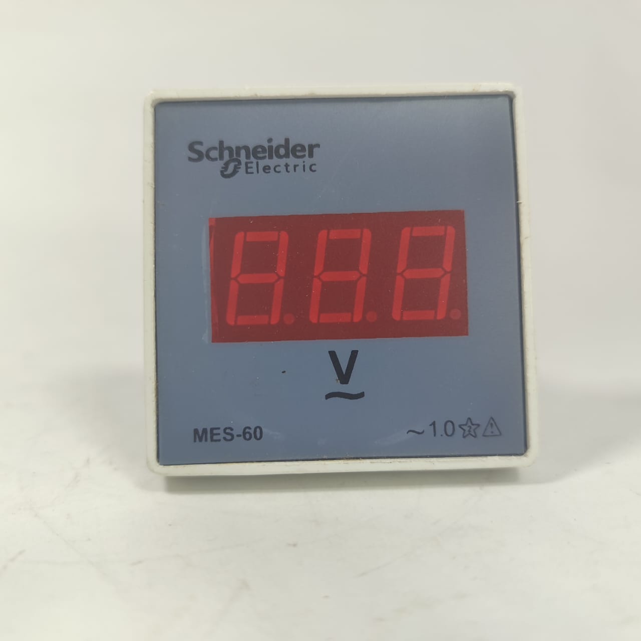 Schneider 500V AC Volt meter, Digital panel meter in Pakistan