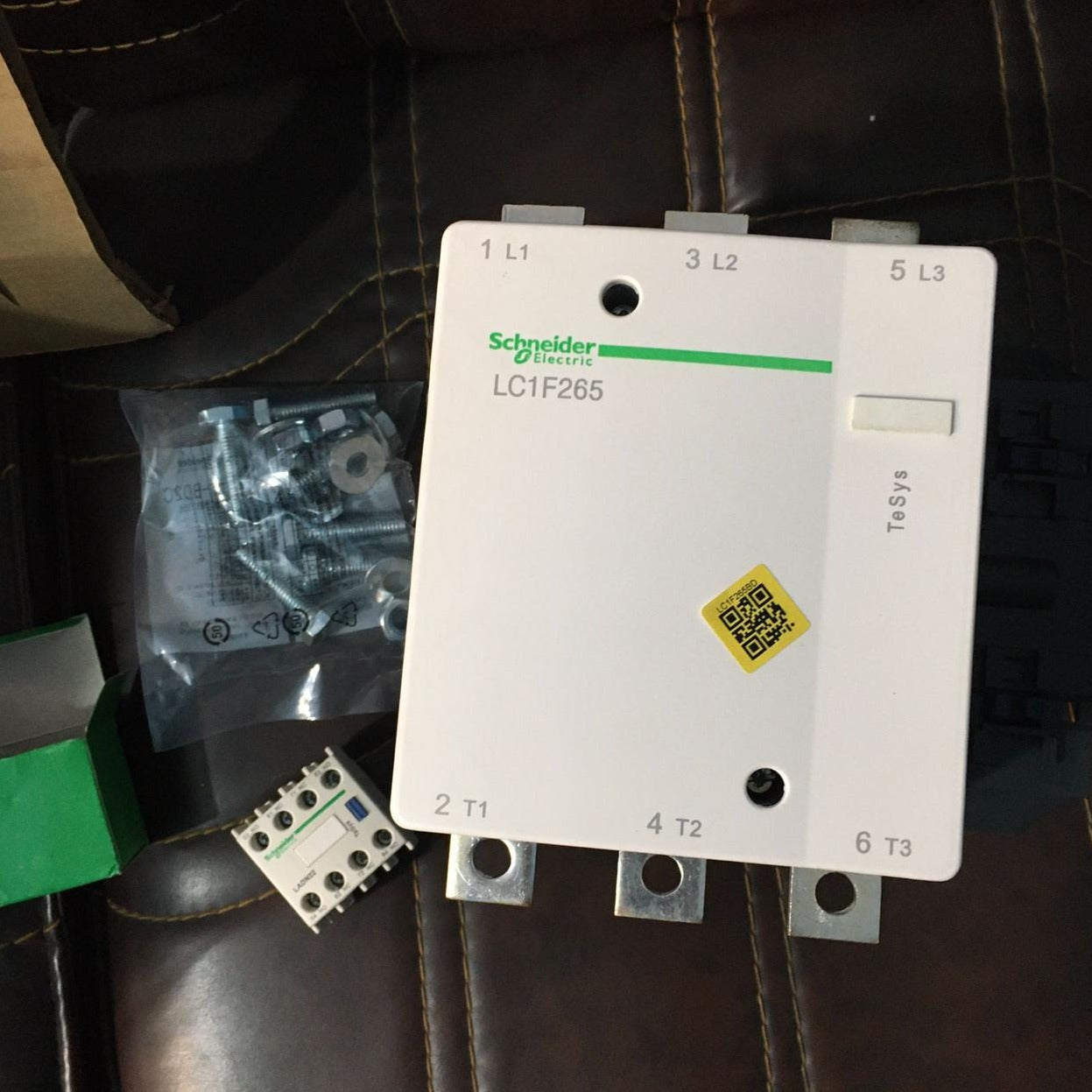 Schneider LC1F265 Magnetic Electric AC Contactor in Pakistan