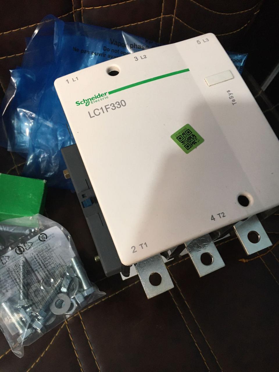 Schneider LC1F330 3 Pole 600VAC 330 Amp  Electric Contactor in Pakistan