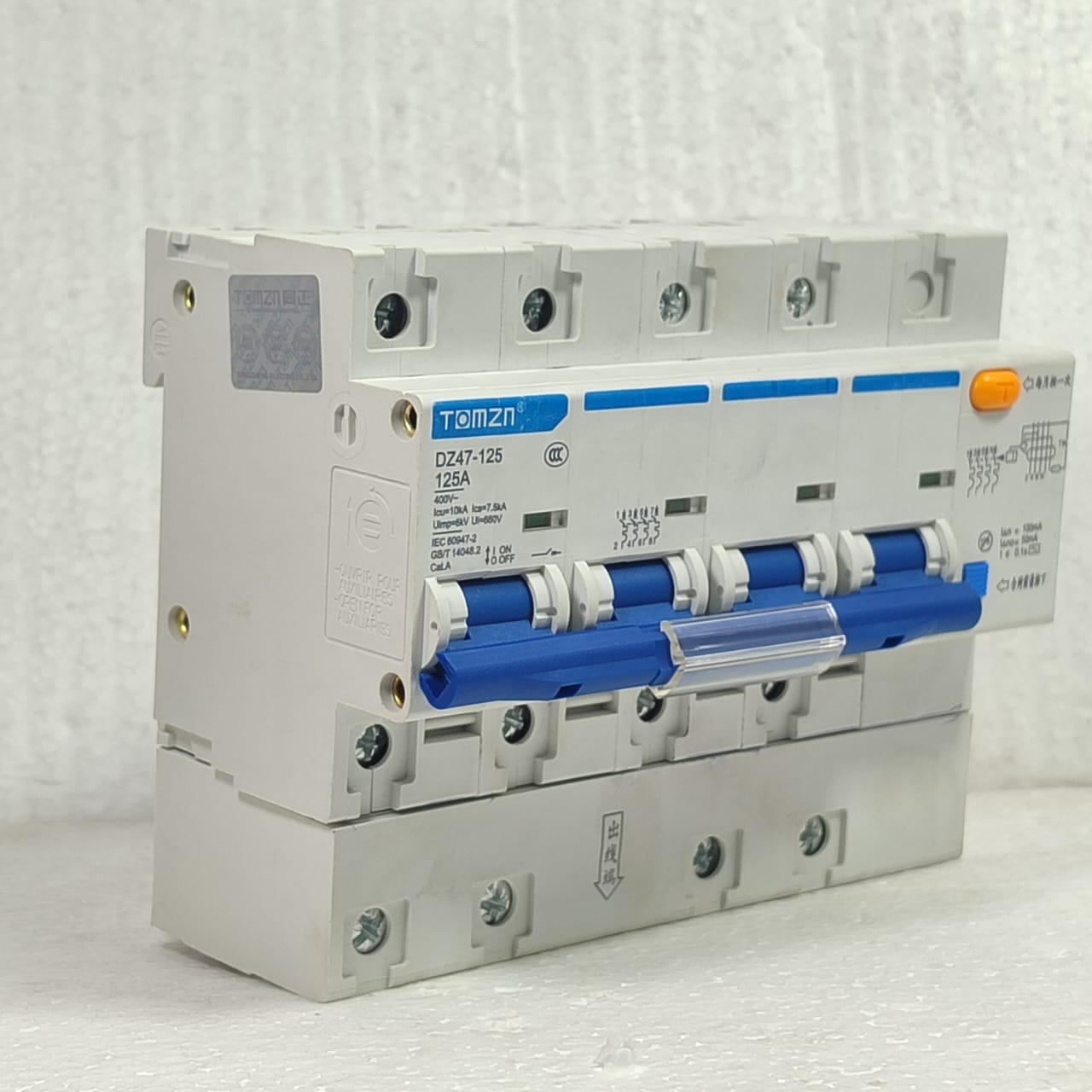 TOMZN DZ47-125 125A AC400V Three-Phase RCBO Circuit Breaker Switch in Pakistan