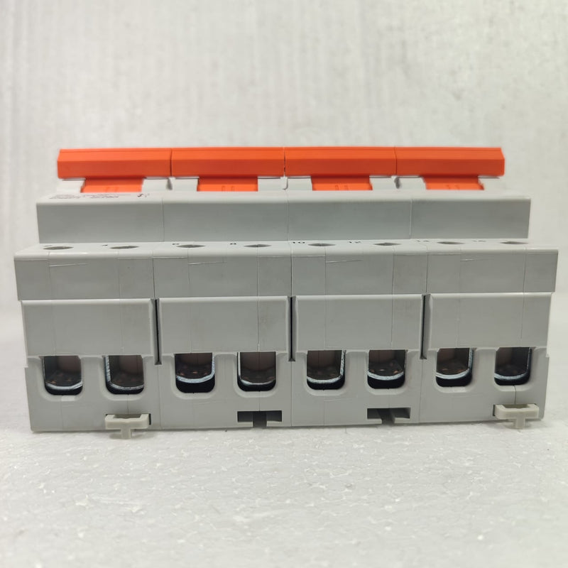 TOMZN TOSF-125 4 Pole 125A Dual Power Manual Transfer Switch in Pakistan