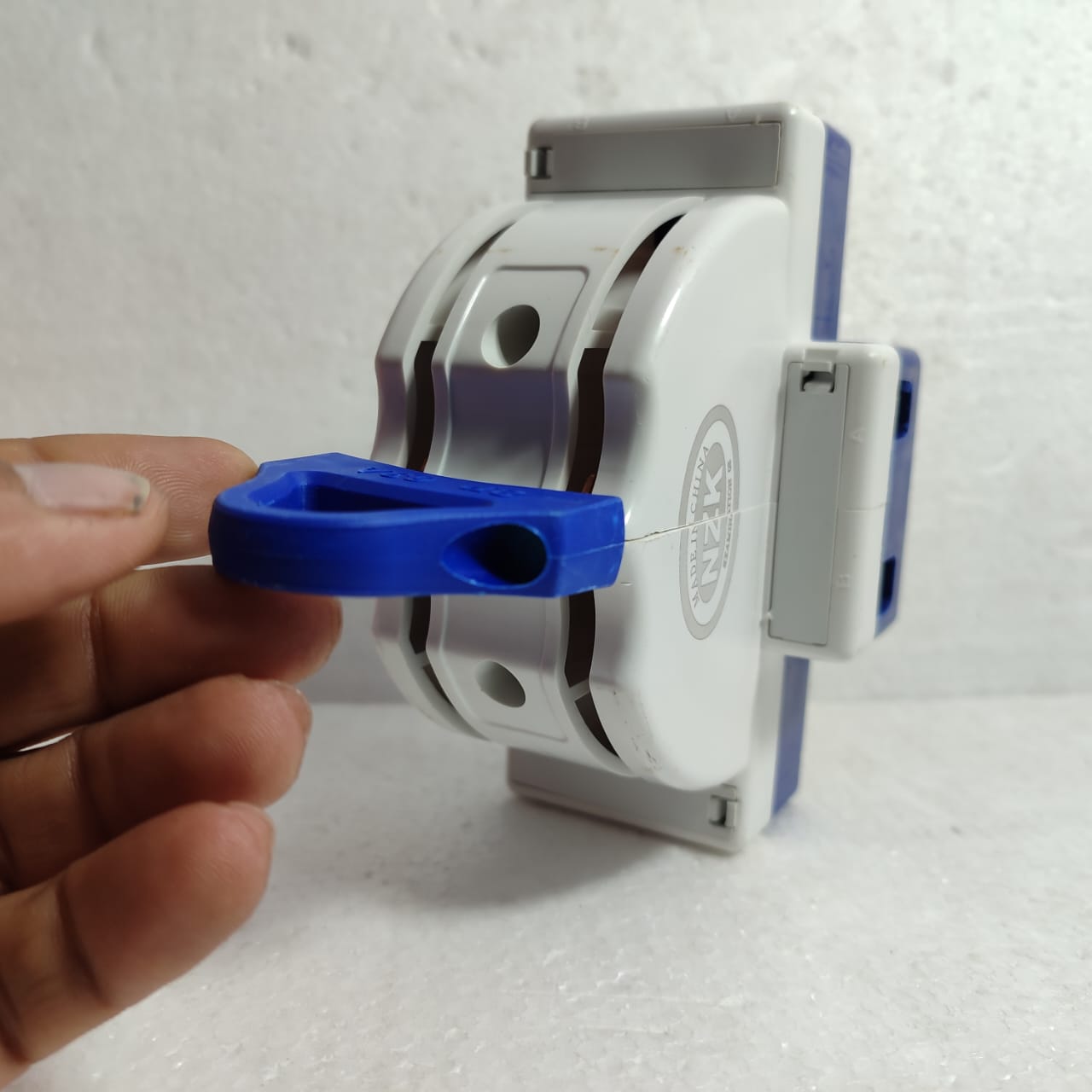 NZK 2 Pole 32A-225A Manual Change Over Knife Switch in Pakistan