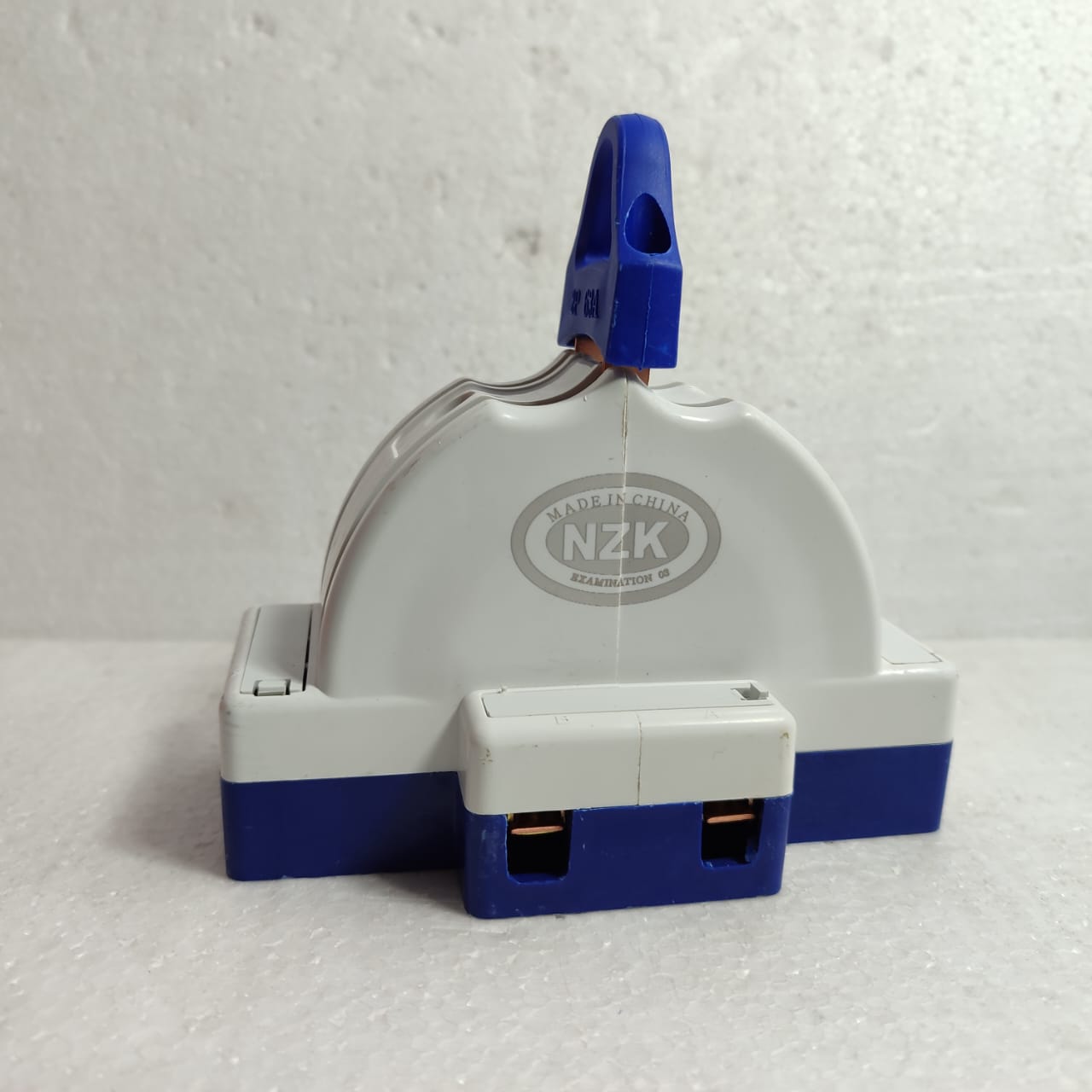 NZK 2 Pole 32A-225A Manual Change Over Knife Switch in Pakistan