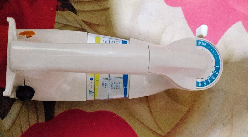 METRO National Electric Iron Handel Bakelight Material in Pakistan      