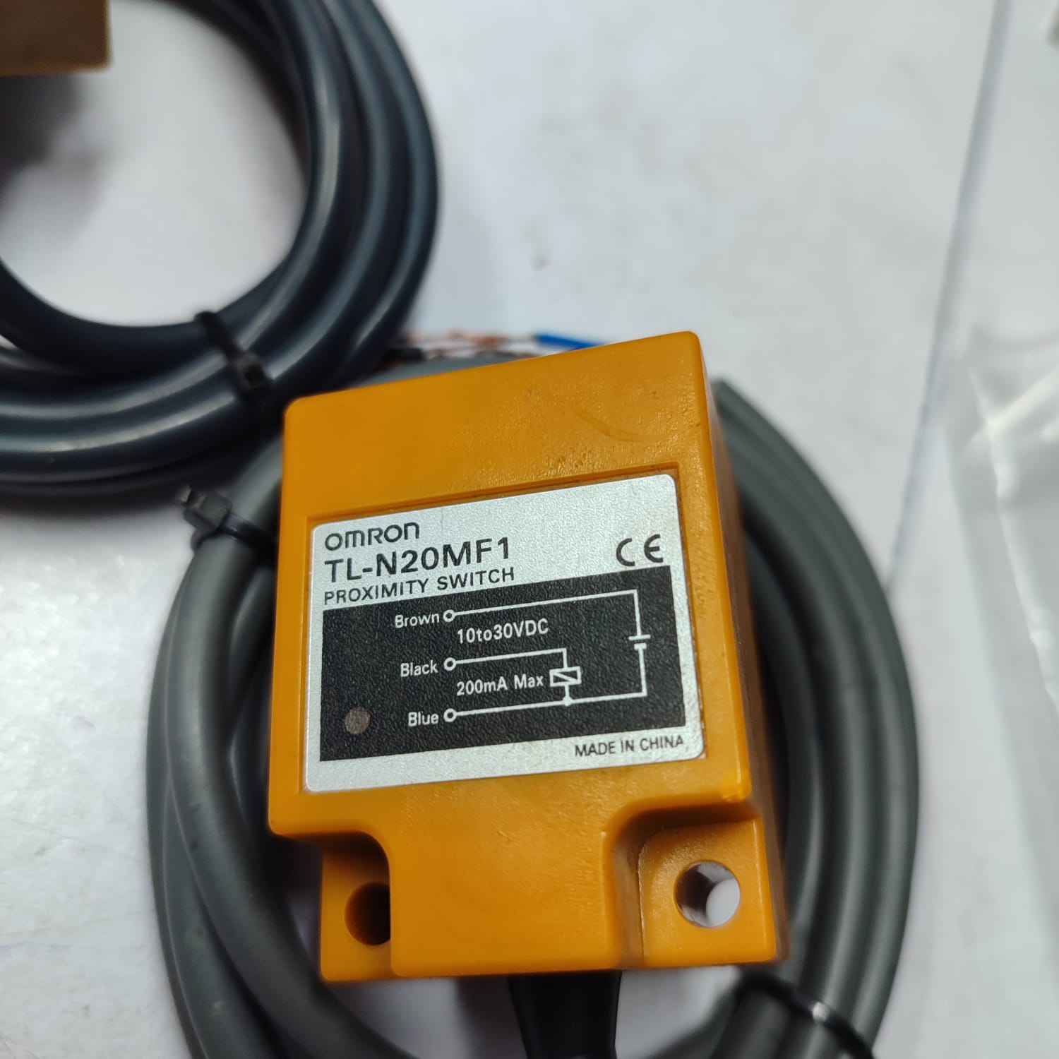 OMRON TL-N20MF1 Proximity Switch in Pakistan