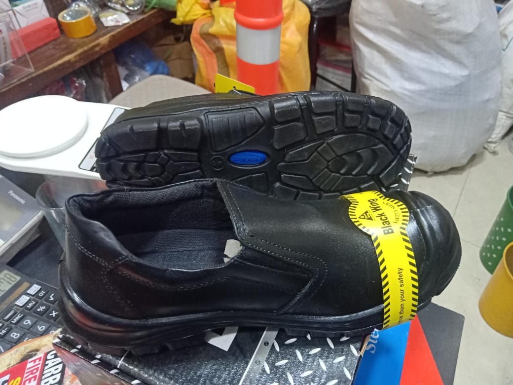 Black Wing Safety Shoes in Pakistan
