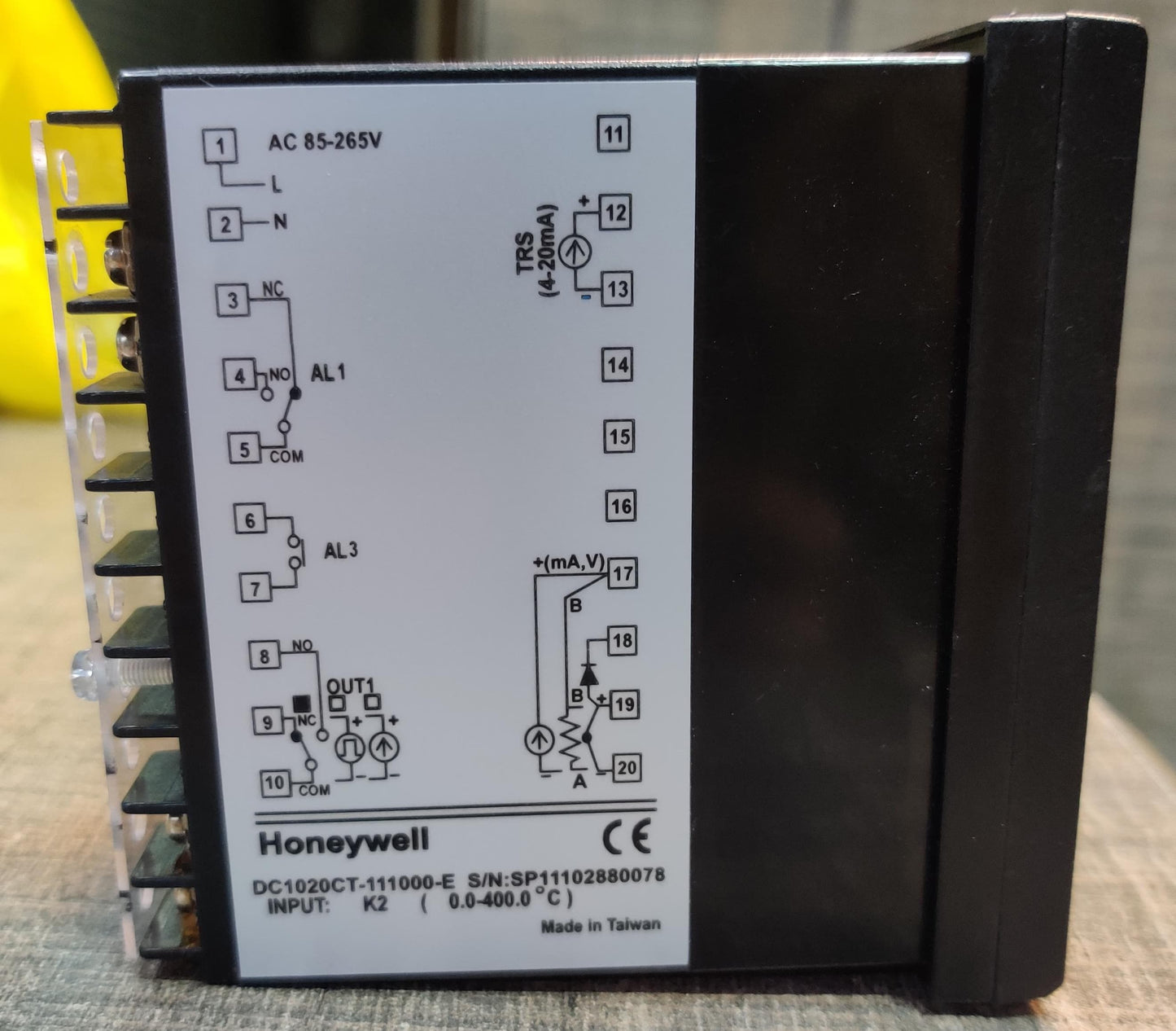 Honeywell DC1020CT Temperature Controller in Pakistan
