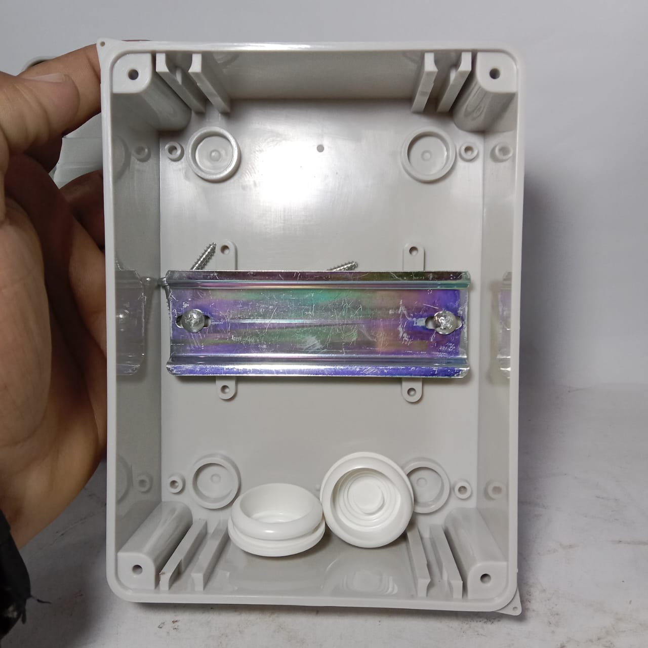 1SUN Electric HT 5WAY Weatherproof Power Distribution Circuit Breaker Protection Box Transparent Cover, DIN Rail in Pakistan
