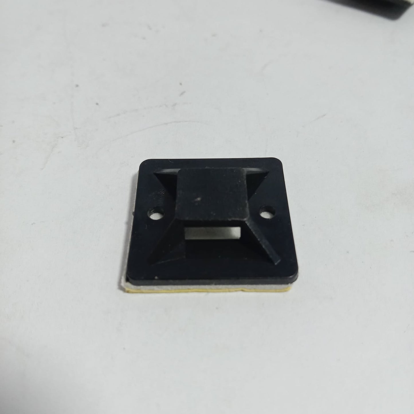 Cable Tie Sticker Self-adhesive  Cable Tie Mounts 100 Pcs Gum sticker in Pakistan