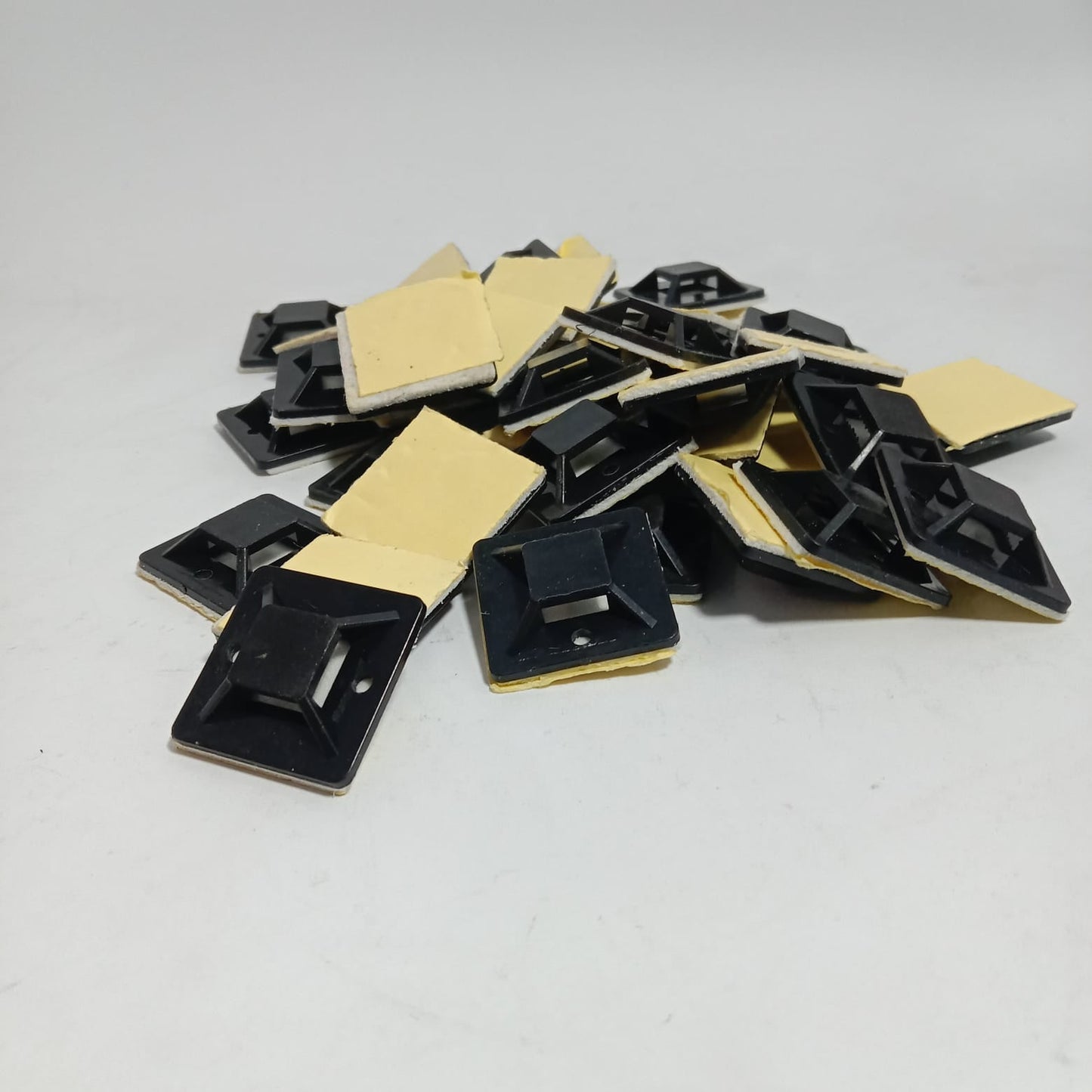 Cable Tie Sticker Self-adhesive  Cable Tie Mounts 100 Pcs Gum sticker in Pakistan