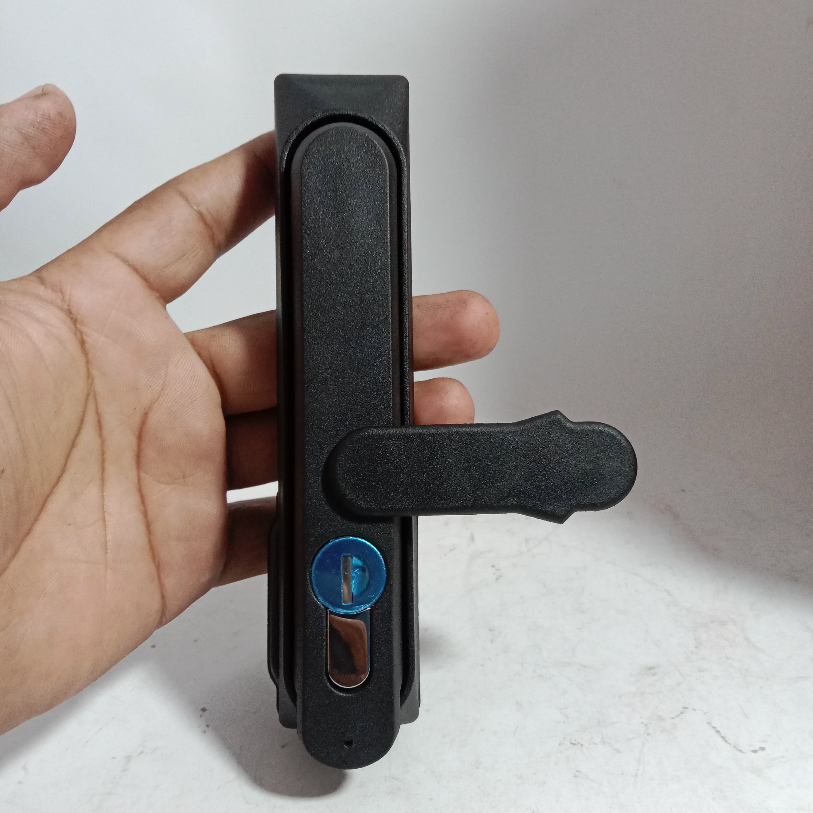 High Quality Electrical Cabinet. Distribution Panel Door Lock in Pakistan