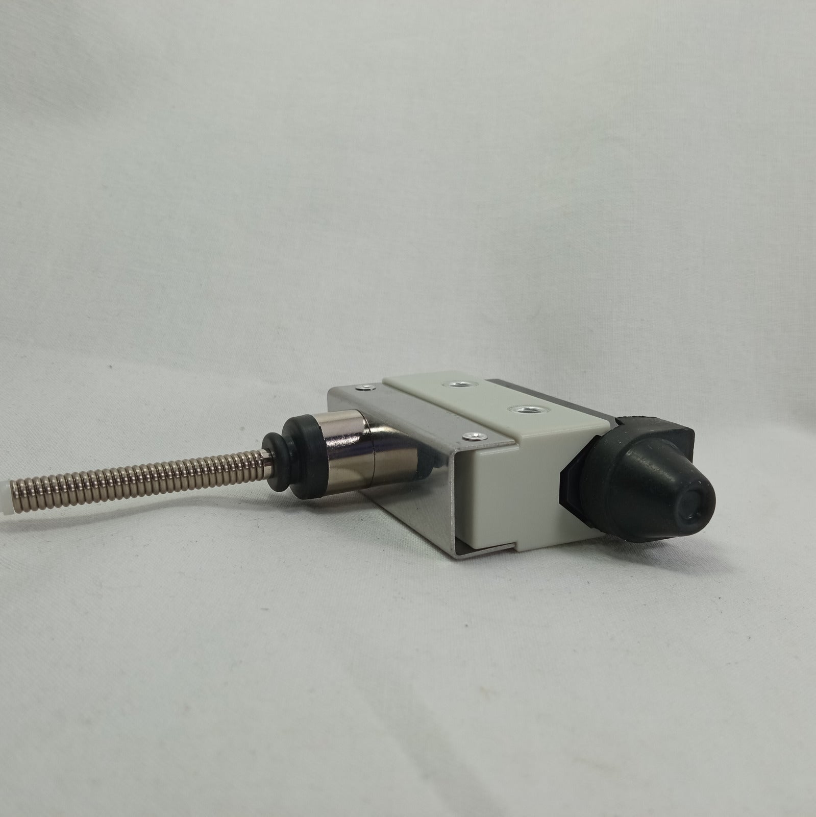 TENSE CZ-7166 Horizontal Limit Switch in Pakistan