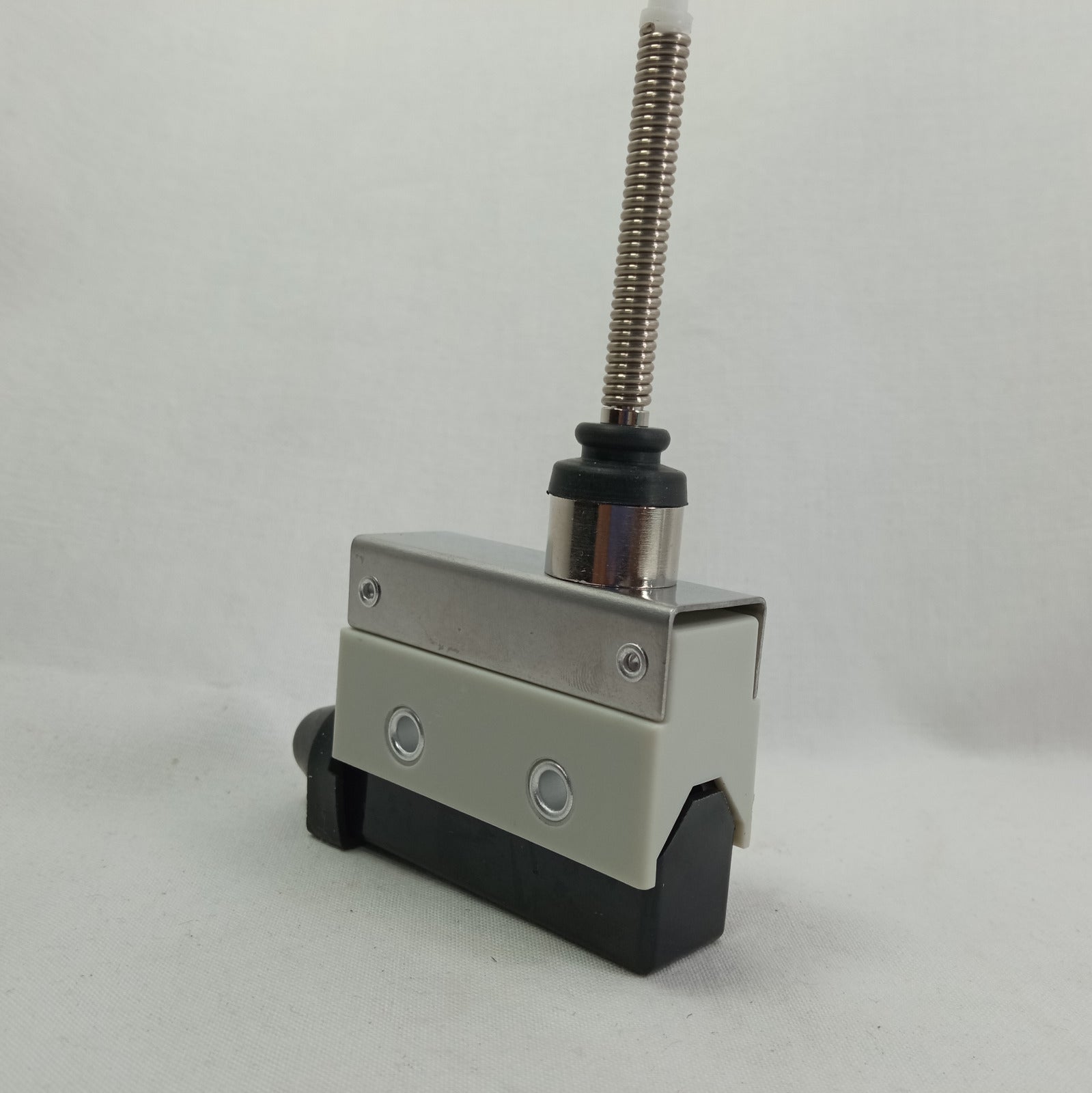 TENSE CZ-7166 Horizontal Limit Switch in Pakistan