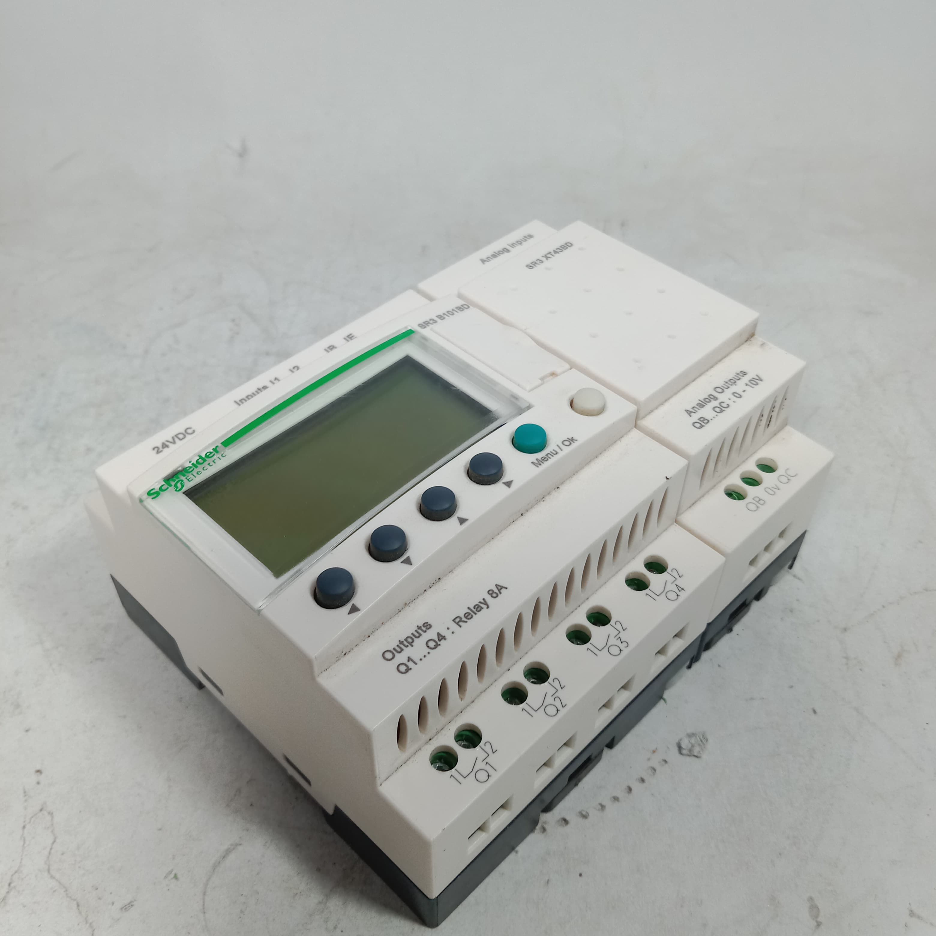 Schneider SR3 B101BD Programmable Logic Controller Module in Pakistan