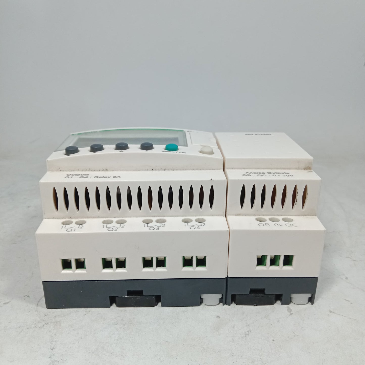 Schneider SR3 B101BD Programmable Logic Controller Module in Pakistan