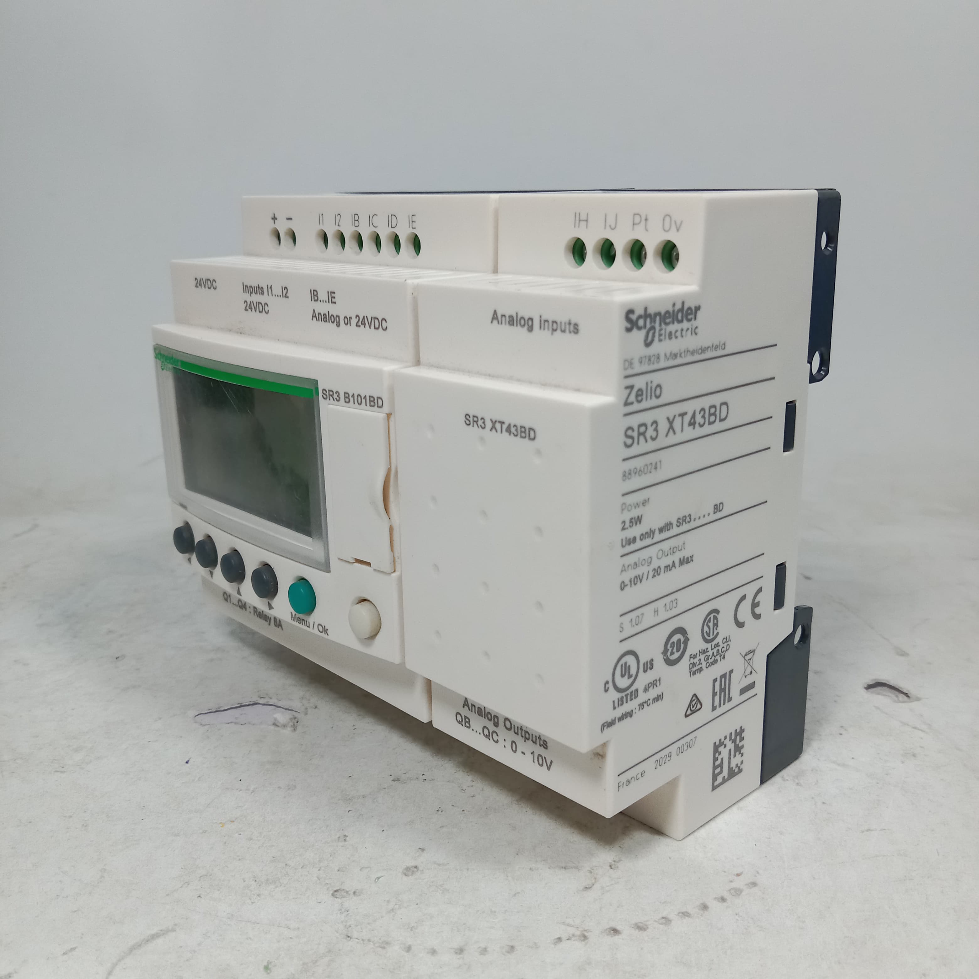Schneider SR3 B101BD Programmable Logic Controller Module in Pakistan